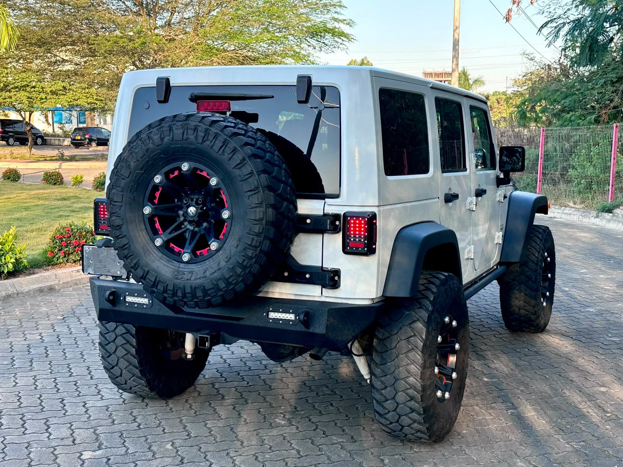 Jeep Wrangler thumbnail 8
